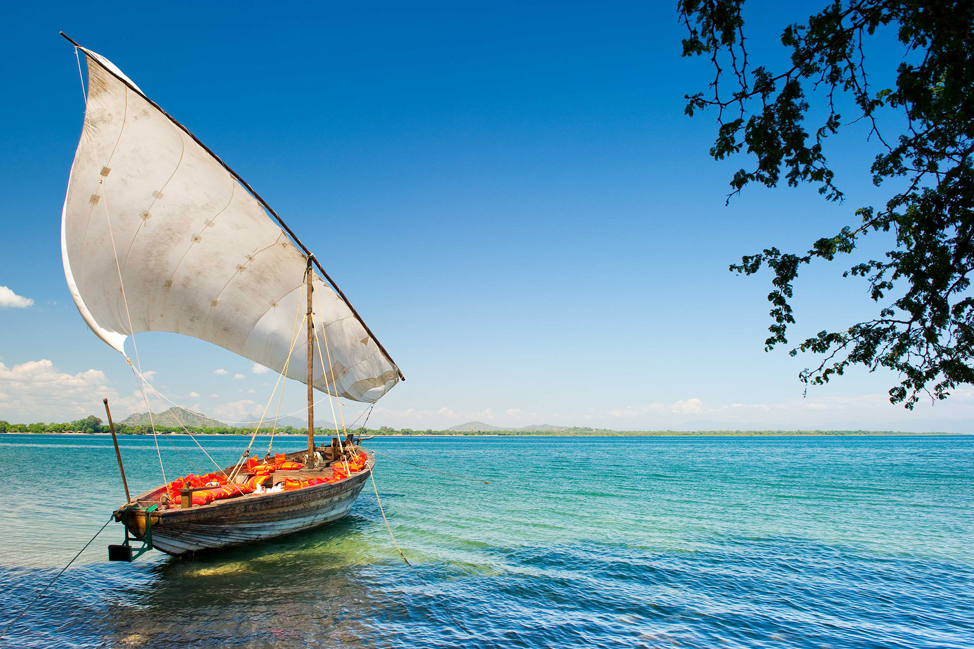 Malawi Lake + Safari