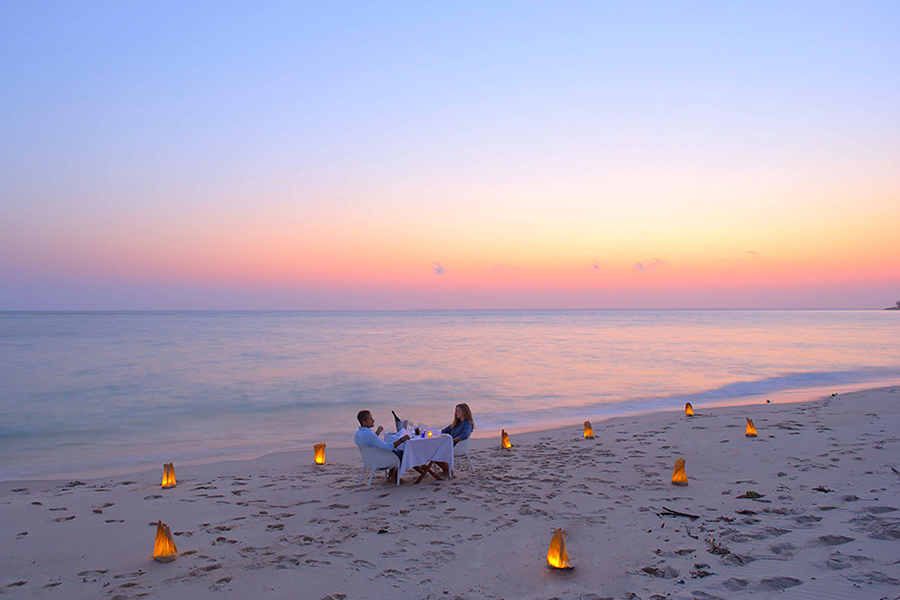 Honeymoon + Romance